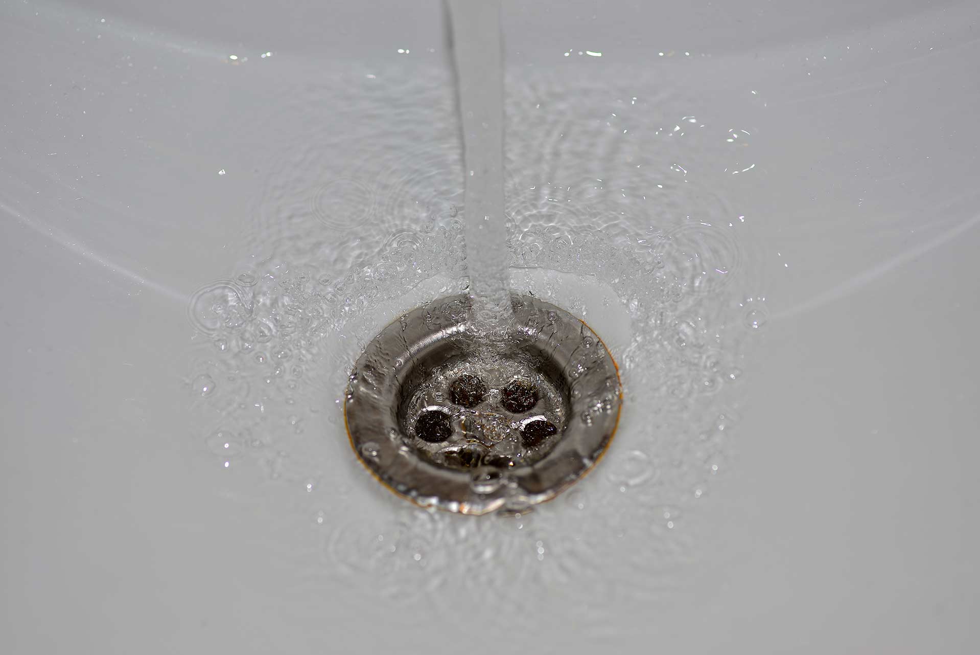 A2B Drains provides services to unblock blocked sinks and drains for properties in Lincoln.